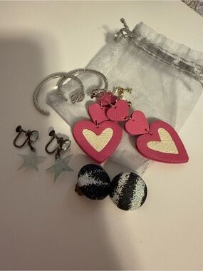 Four pairs of clip on earrings! 🐞🐞